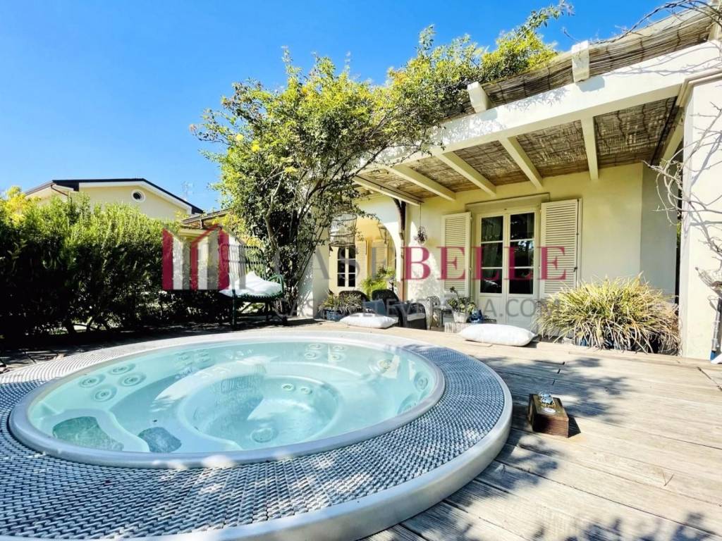 Villa a Forte dei marmi in Via della Barbiera, - Foto 2