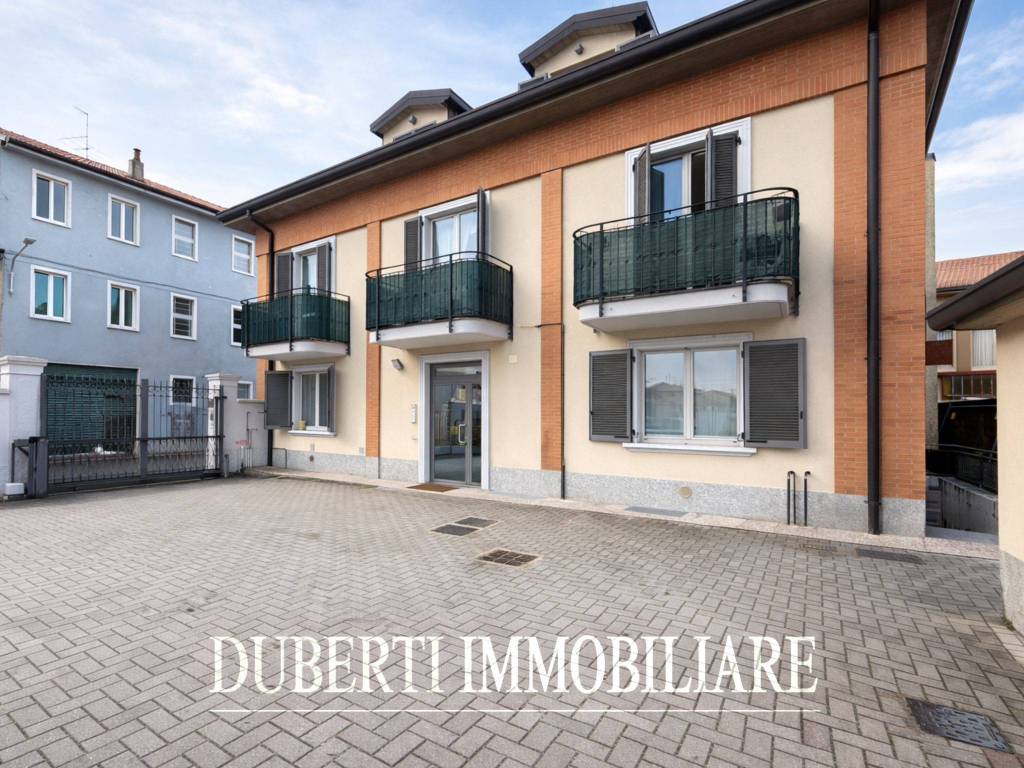 Appartamento a Rovello porro in Via Vittorio Veneto, 20 - Foto 2