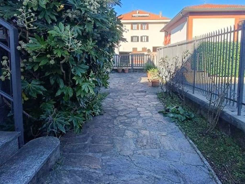 Casa indipendente a Busto arsizio in Via Montepulciano, 12 - Foto 5