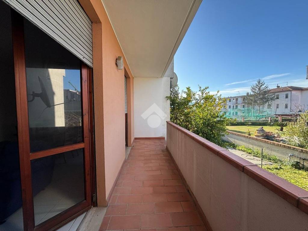 Villetta a schiera a Morro d'oro in Piazza Guido Rossa, 12 - Foto 5