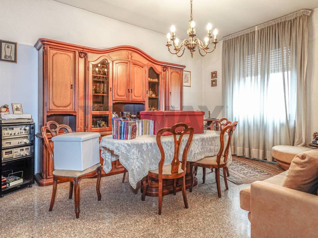 Villa a Busto arsizio in VIA CANTON SANTO, 16 - Foto 2