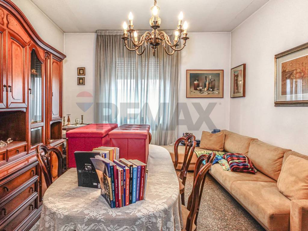 Villa a Busto arsizio in VIA CANTON SANTO, 16 - Foto 3