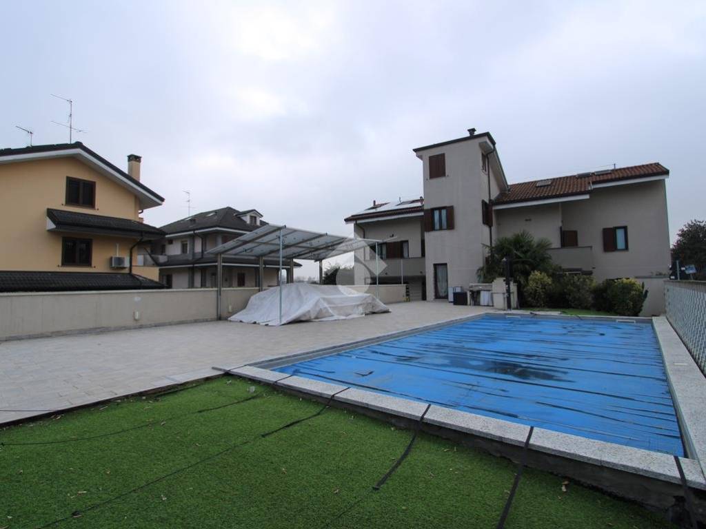 Appartamento a Bareggio in Via Cusago, 32 - Foto 2