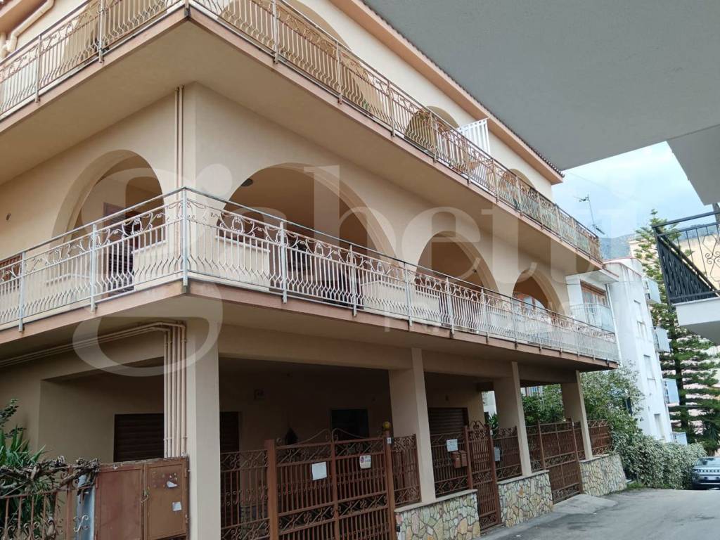 Appartamento a Carini in Via delle Alpi , 5 - Foto 2