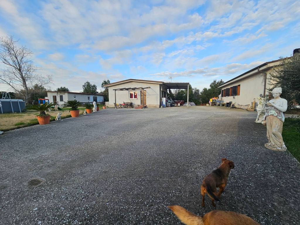 Villa a Aprilia in Via Peccia - Foto 4