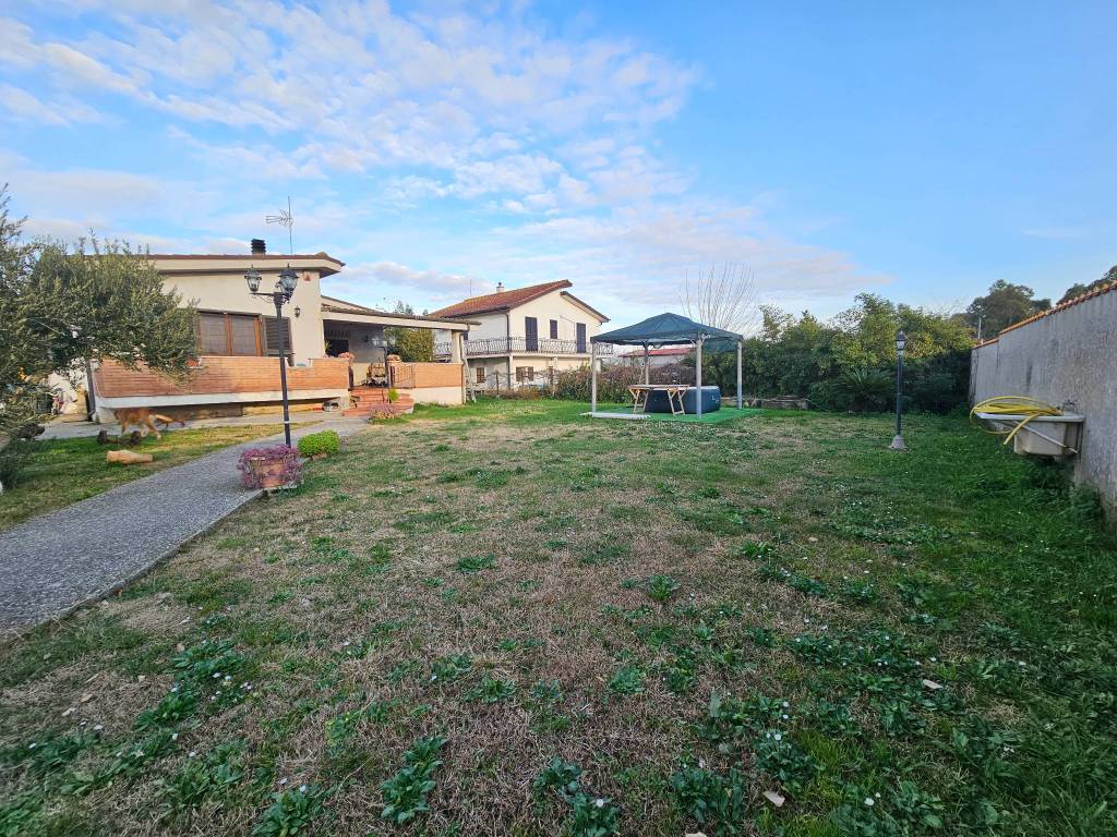 Villa a Aprilia in Via Peccia - Foto 5