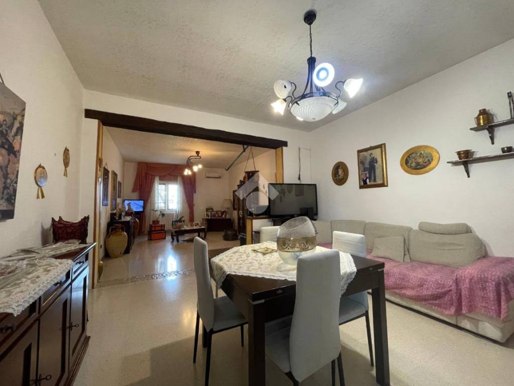Casa indipendente a Lizzanello in Via B.F. Smaldone, 3 - Foto 4