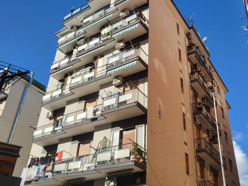 Appartamento a Salerno in Via Andrea Guglielmini, 5 - Foto 2