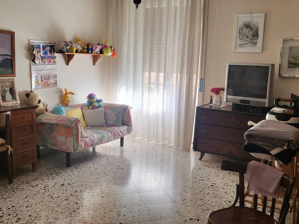 Appartamento a Salerno in Via Andrea Guglielmini, 5 - Foto 4