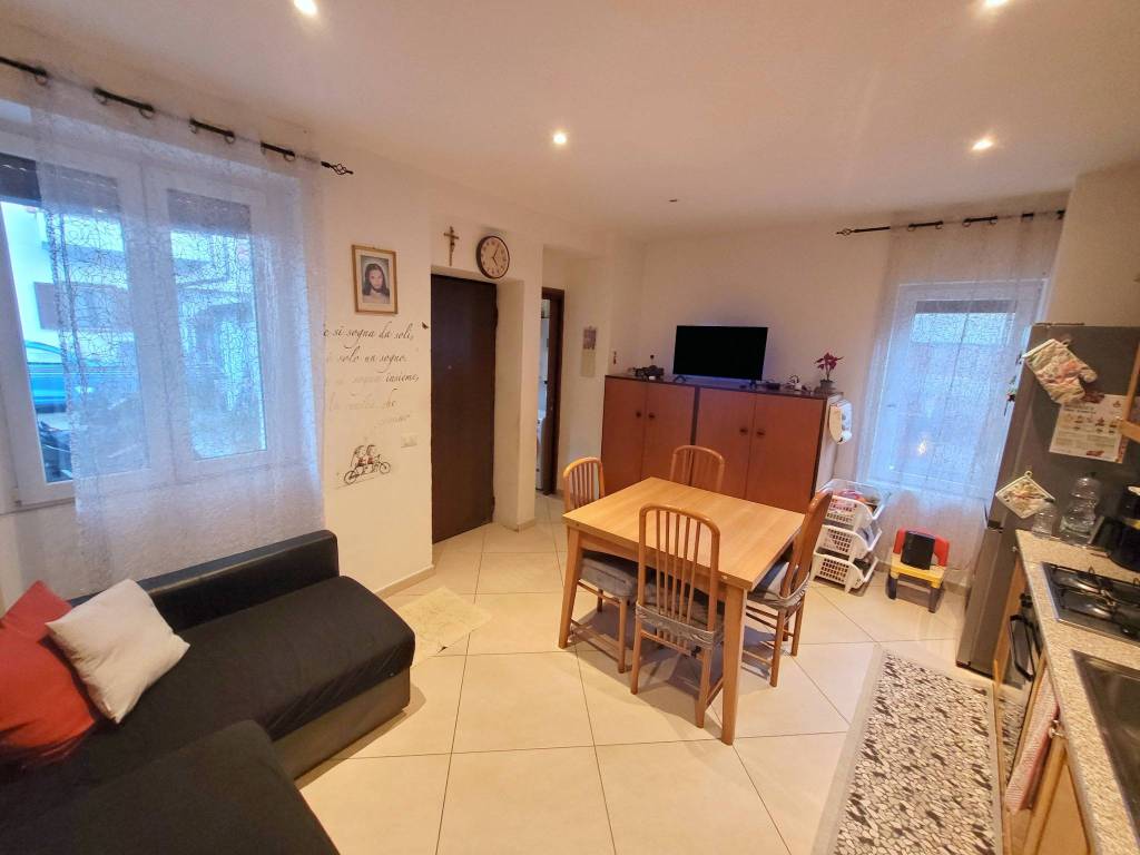 Appartamento a Olgiate comasco in Via Alessandro Volta - Foto 5