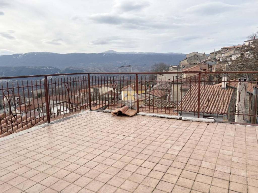 Casa indipendente a Tagliacozzo in Via del Peschio - Foto 2