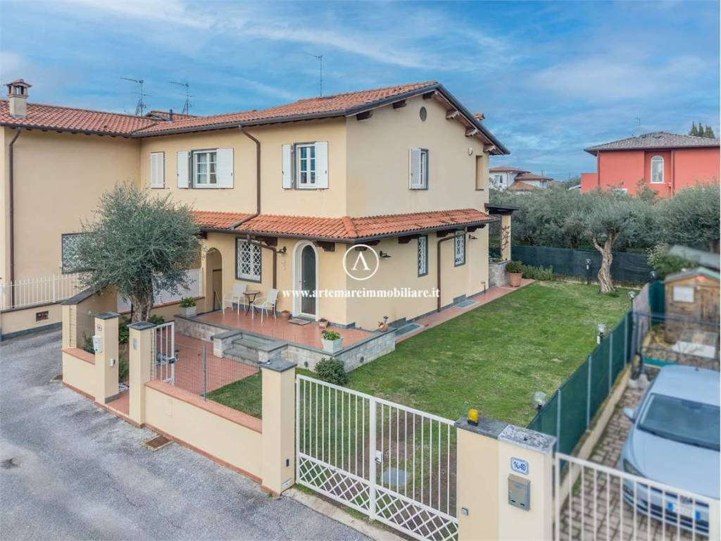 Villa a Seravezza in Via Degli Ulivi, 164 E - Foto 4