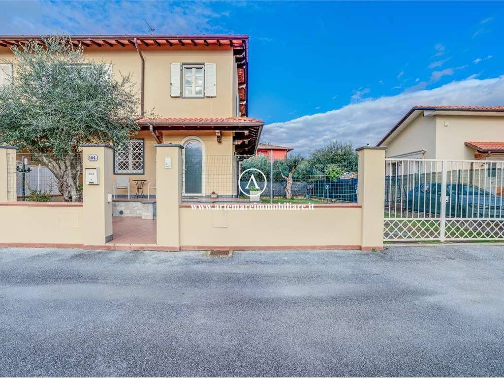 Villa a Seravezza in Via Degli Ulivi, 164 E - Foto 5