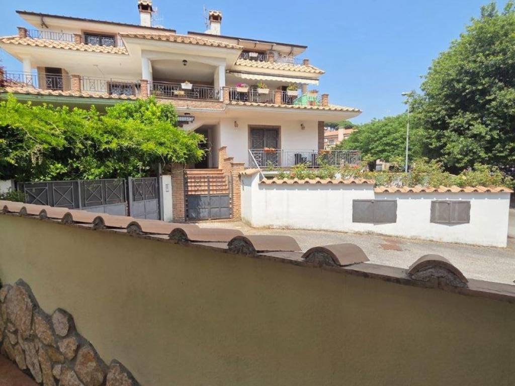 Appartamento a Lariano in Via Colle Cagioli - Foto 3