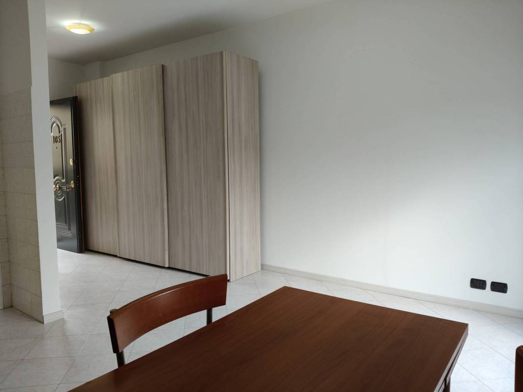 Appartamento a Pomezia in Via Carlo Poma, 5 - Foto 4