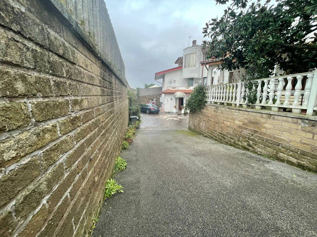 Appartamento a Ciampino in Via Doganale, 14 - Foto 2