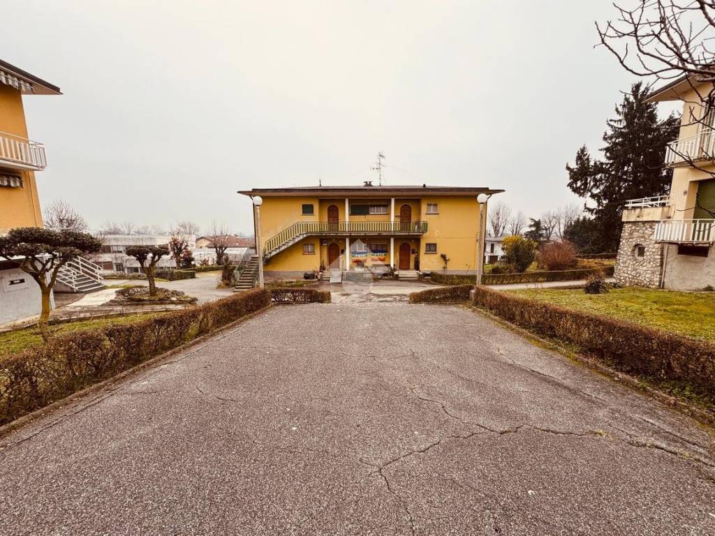Appartamento a Casatenovo in Via Elisa Vismara, 56 - Foto 2