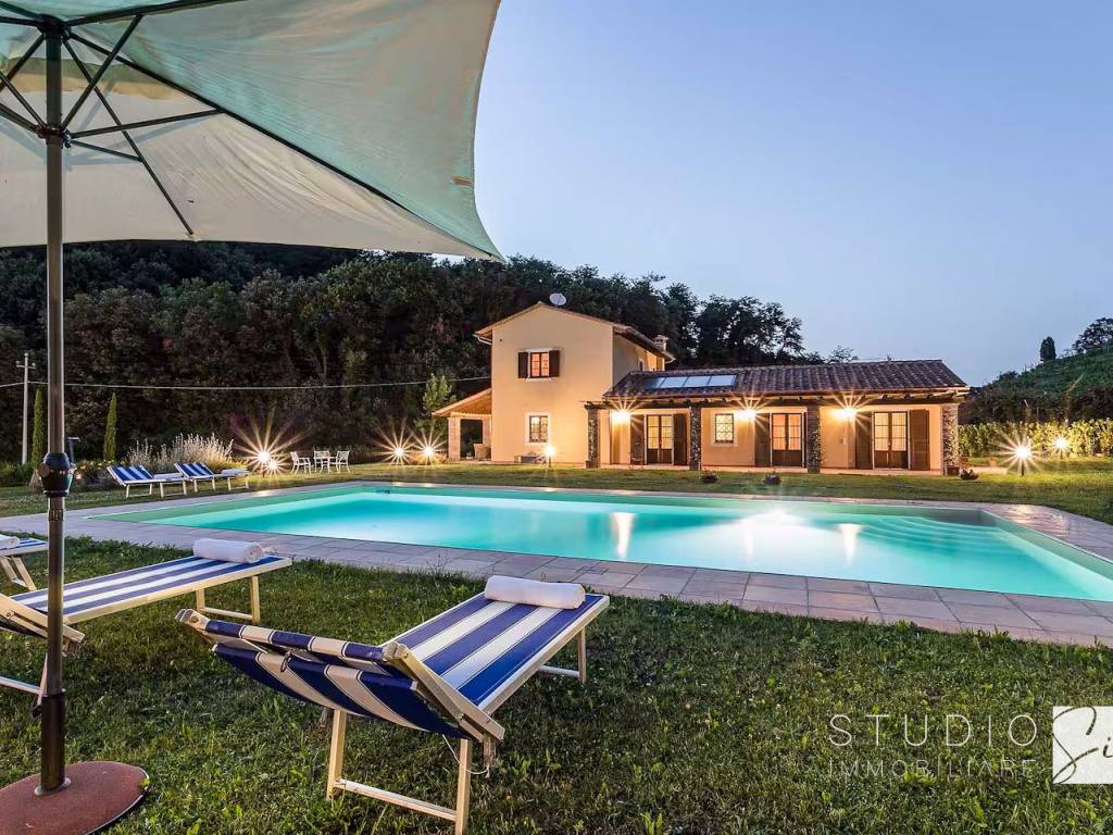 Villa a Lucca in Via di Cocombola - Foto 3