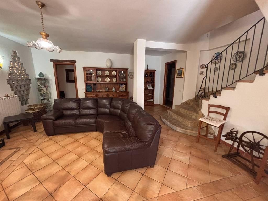 Villa a Castelnuovo di porto in Via di Valle Ioro - Foto 4