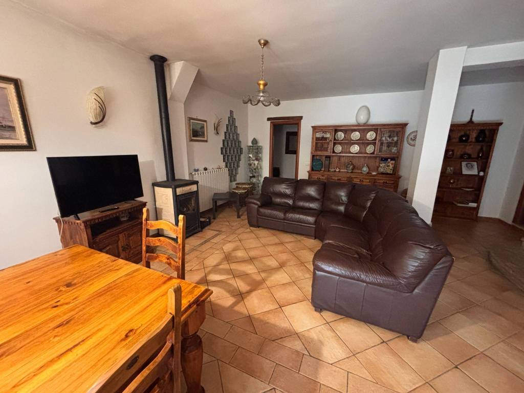 Villa a Castelnuovo di porto in Via di Valle Ioro - Foto 5