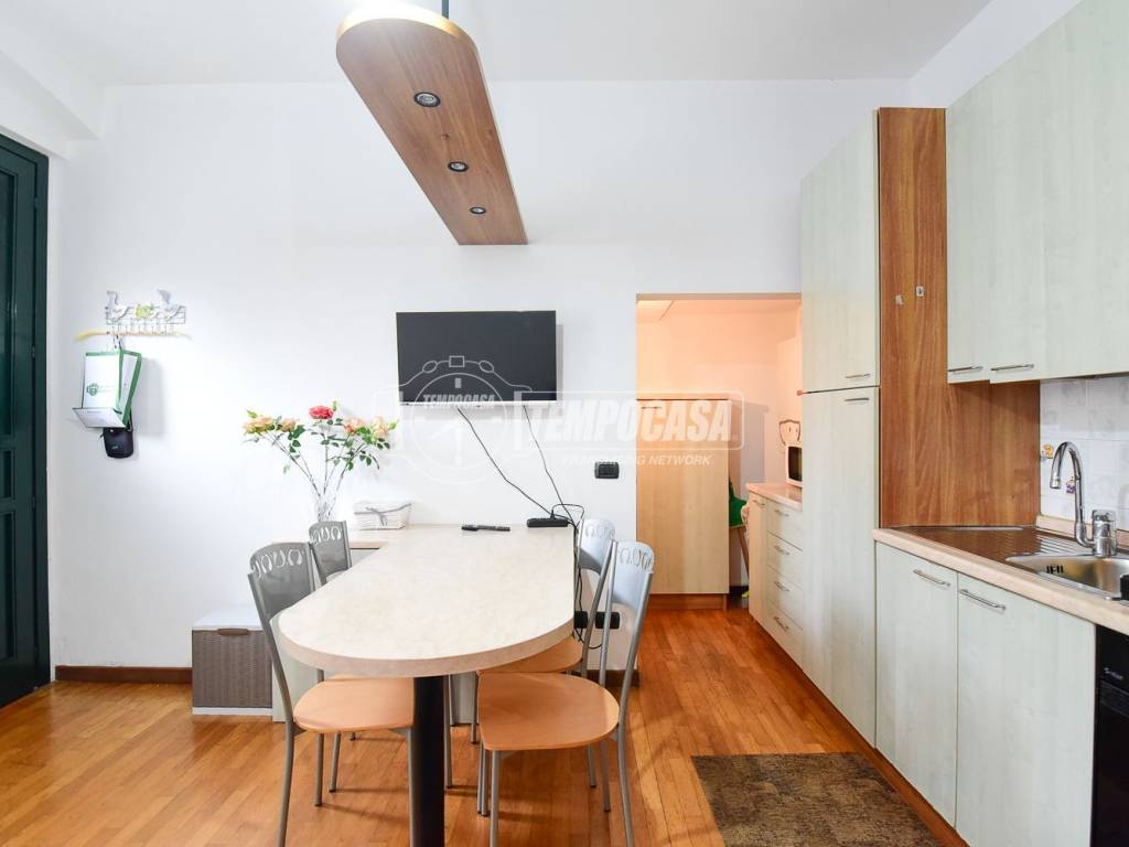 Appartamento a Erba in Via Licinio - Foto 3