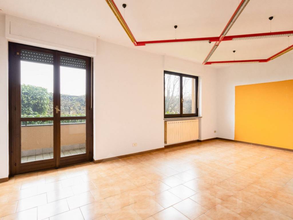 Appartamento a Borgomanero in Via Arona 65 - Foto 3