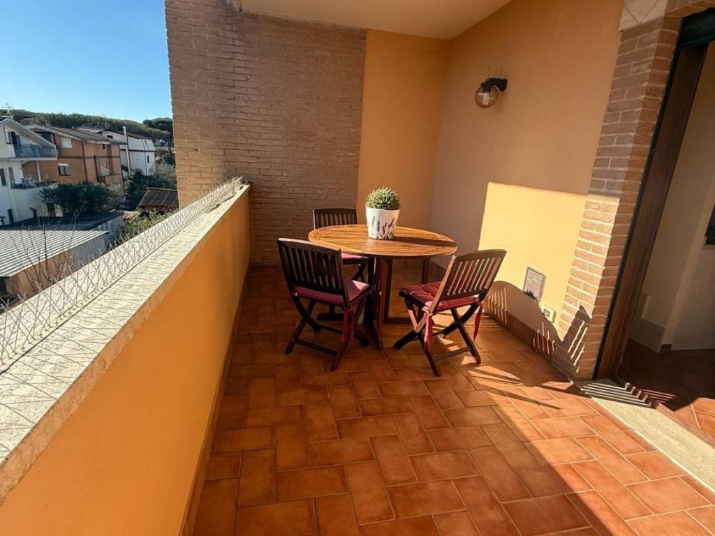 Attico / mansarda a Fiumicino in Via Atrani - Foto 2