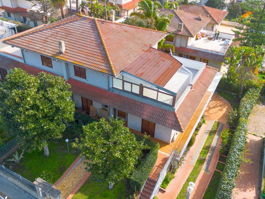 Villa a Aci catena in Via Luciano Tomasello - Foto 2