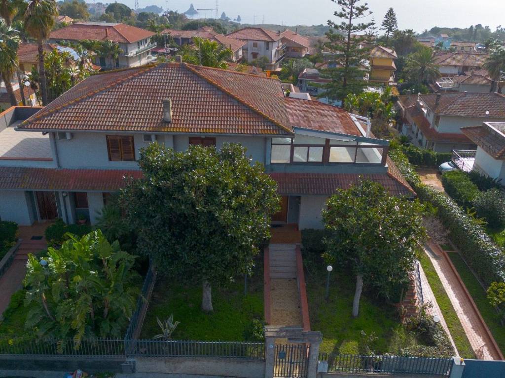 Villa a Aci catena in Via Luciano Tomasello - Foto 4