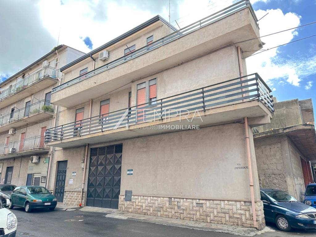 Appartamento a Adrano in via archeologica , 12 - Foto 2