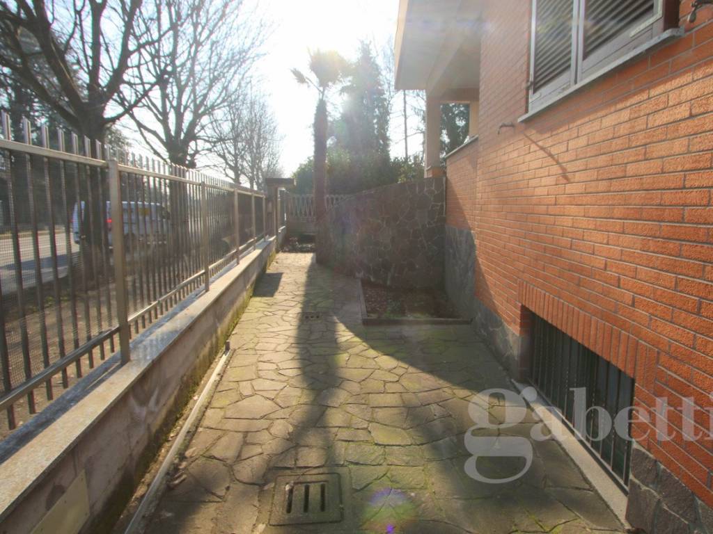 Villa a Busto arsizio in Via Cassano Magnago - Foto 3