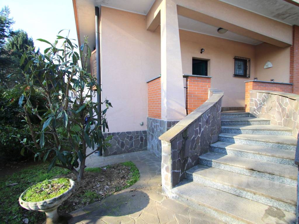 Villa a Busto arsizio in Via Cassano Magnago - Foto 5