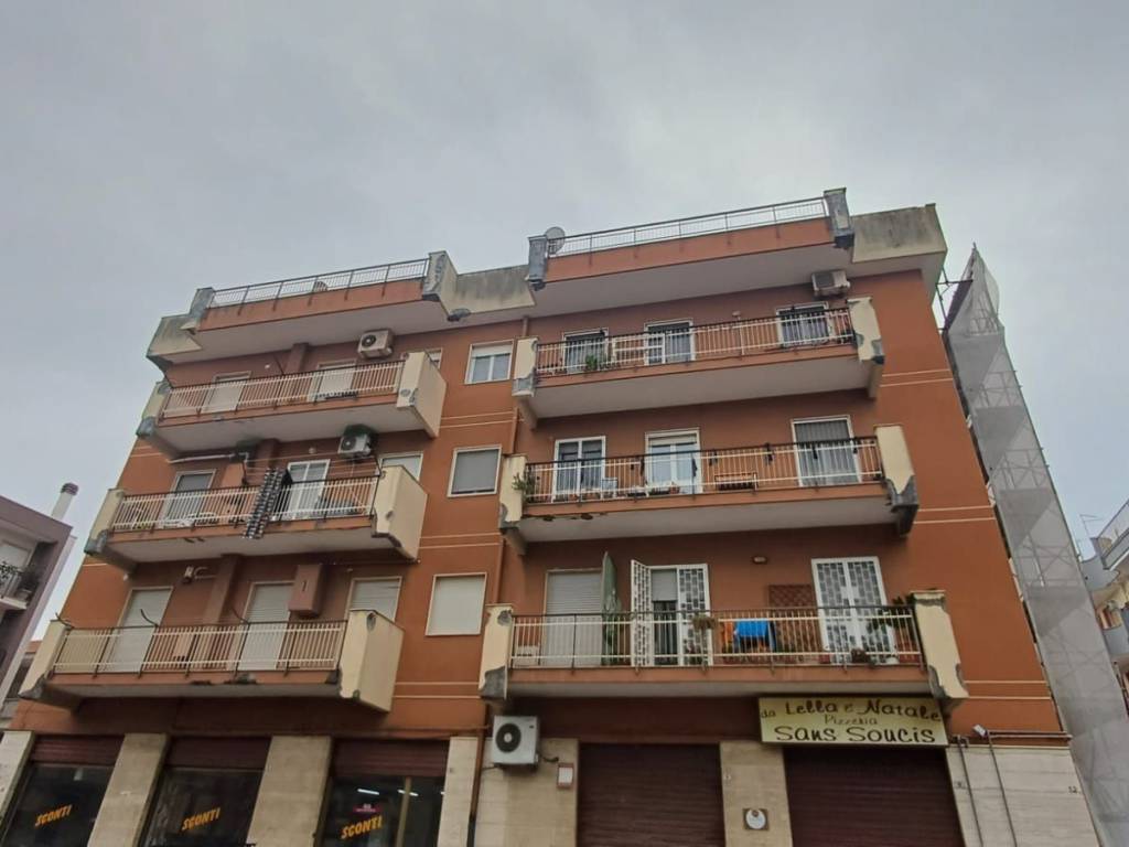 Appartamento a Valenzano in Via Alcide De Gasperi - Foto 2