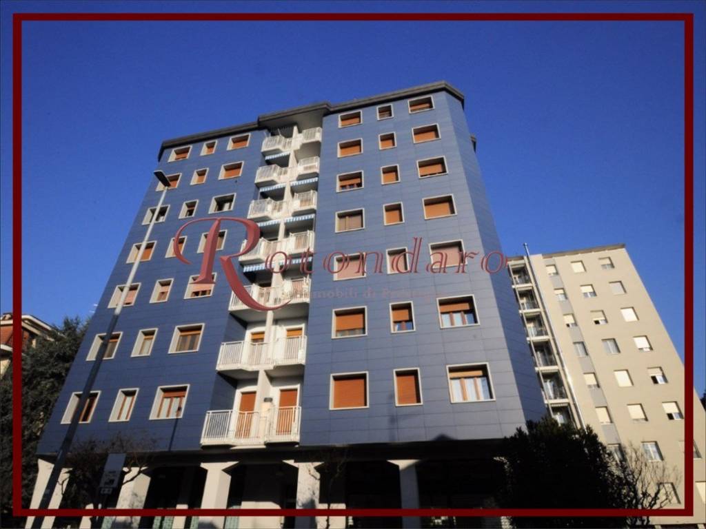 Appartamento a Corsico in Via Giuseppe Parini, 9 - Foto 4