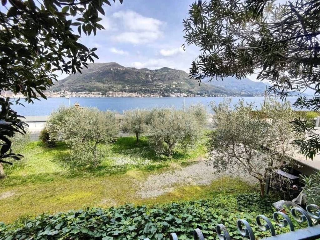 Appartamento a San felice del benaco in Via delle Magnolie - Foto 2