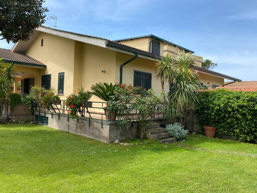 Villa a Fiumicino in Via Sistiana - Foto 2
