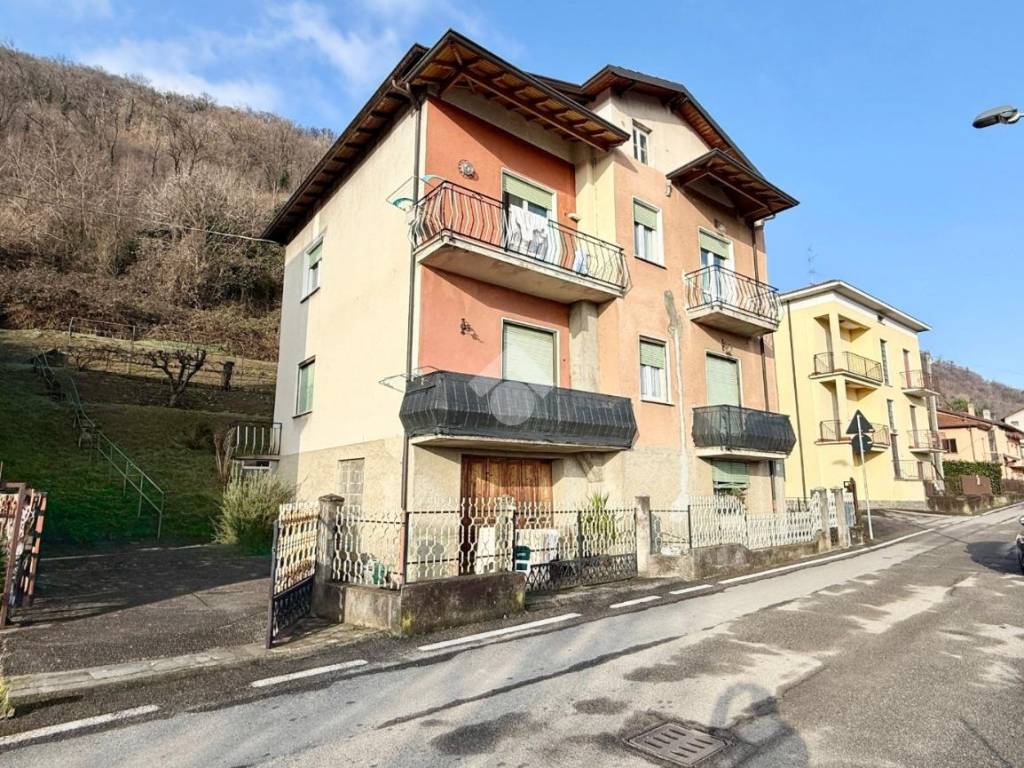 Appartamento a Airuno in Via Italia, 26 - Foto 2