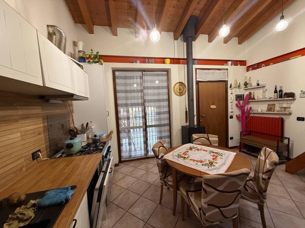 Appartamento a Castenedolo in Via Macina - Foto 3