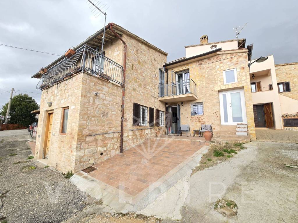 Casa indipendente a Assisi in Via del Collicello, 34 - Foto 3