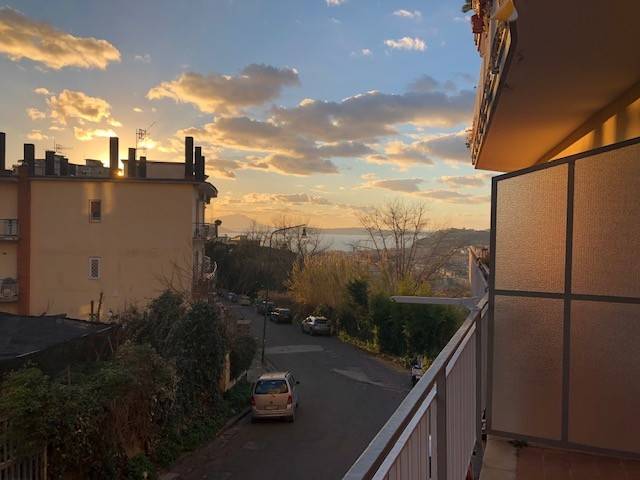 Appartamento a Napoli in Via Generale Giovanni De Bonis - Foto 2