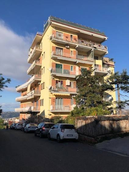 Appartamento a Napoli in Via Generale Giovanni De Bonis - Foto 3