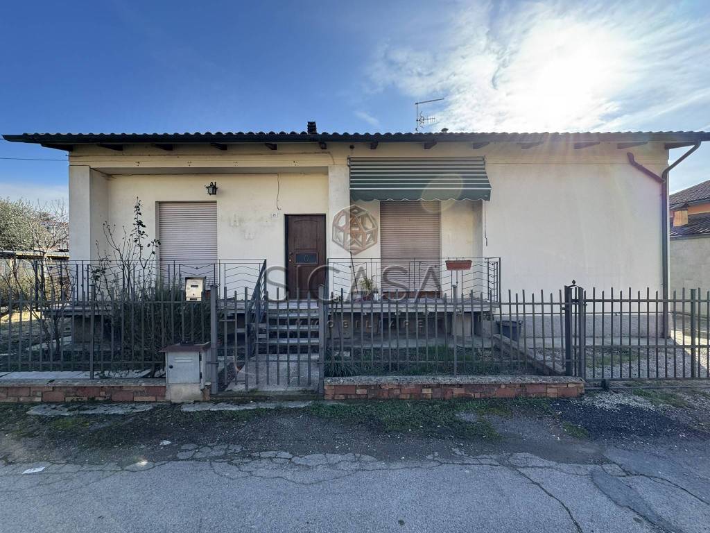 Casa indipendente a Città di castello in Viale Aldo Bologni, 15 - Foto 2