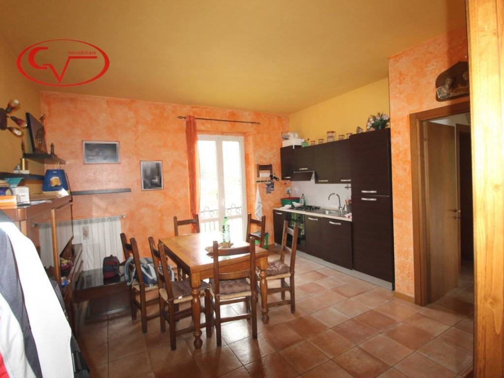 Appartamento a Loro ciuffenna in Via Trento - Foto 2