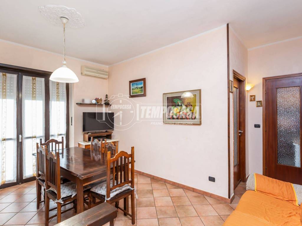 Appartamento a Santena in Via Toscana 12 - Foto 2