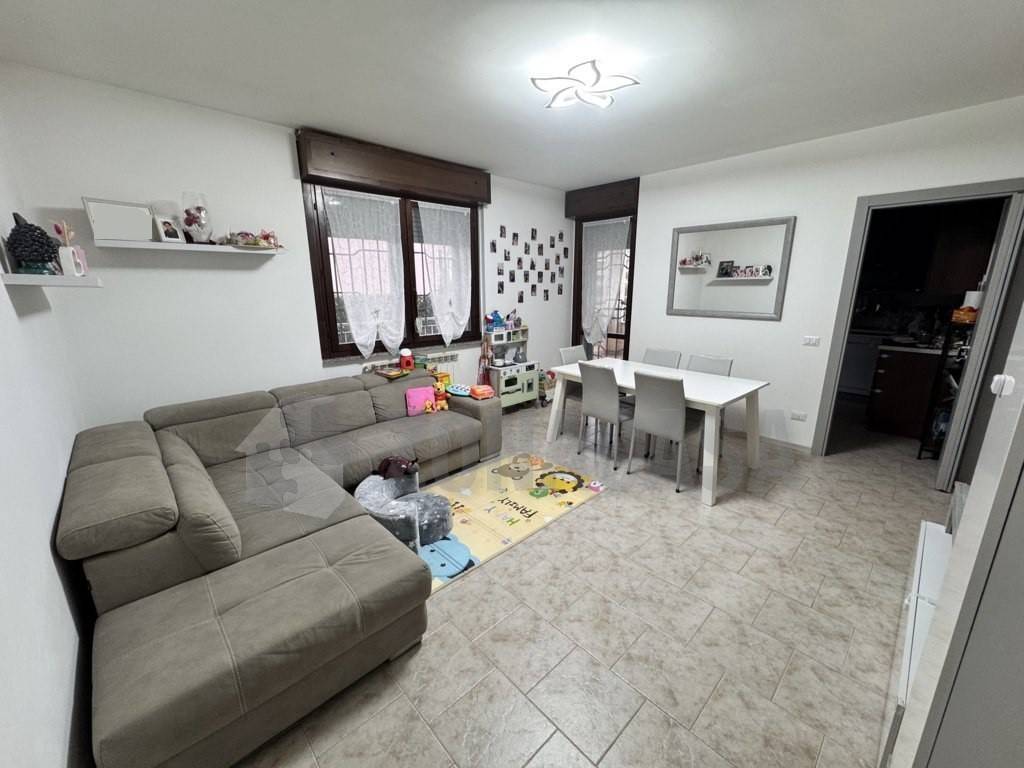 Appartamento a Lonate pozzolo in Via Monsignor Oscar Romero - Foto 3