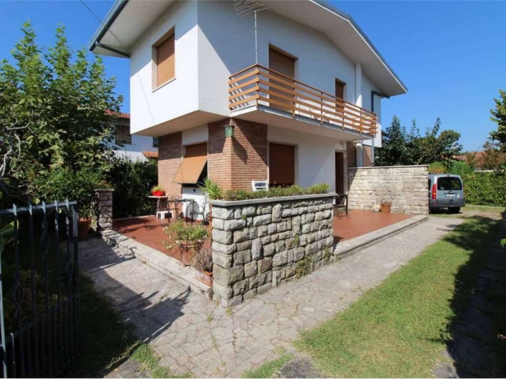 Villa a Forte dei marmi in Via C.Piaggia , 18 - Foto 4