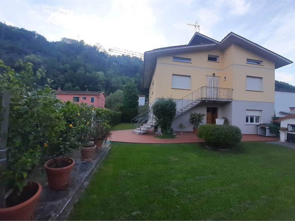 Villa a Pescia in Via Cesare Battisti - Foto 5