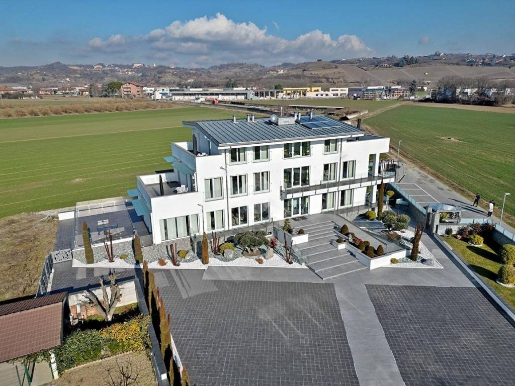 Villa a Bra in Str. Borgo S. Martino, 6 - Foto 2