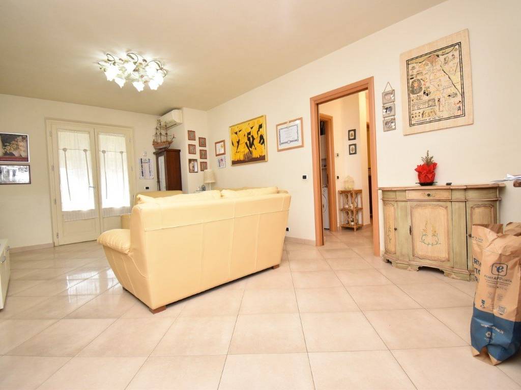 Appartamento a Camaiore in Via Sarzanese, 172 - Foto 2