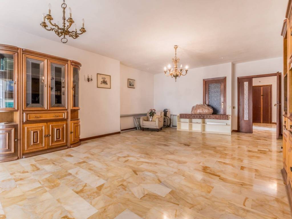Appartamento a Latina in Viale Francesco Petrarca - Foto 2